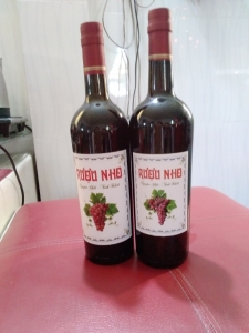 Rượu nho nguyên chất (chai thuỷ tinh 750ml)